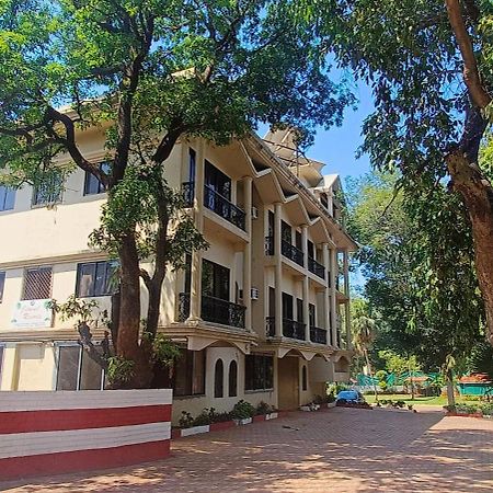 Jewel Resort Lonavala Exteriör bild