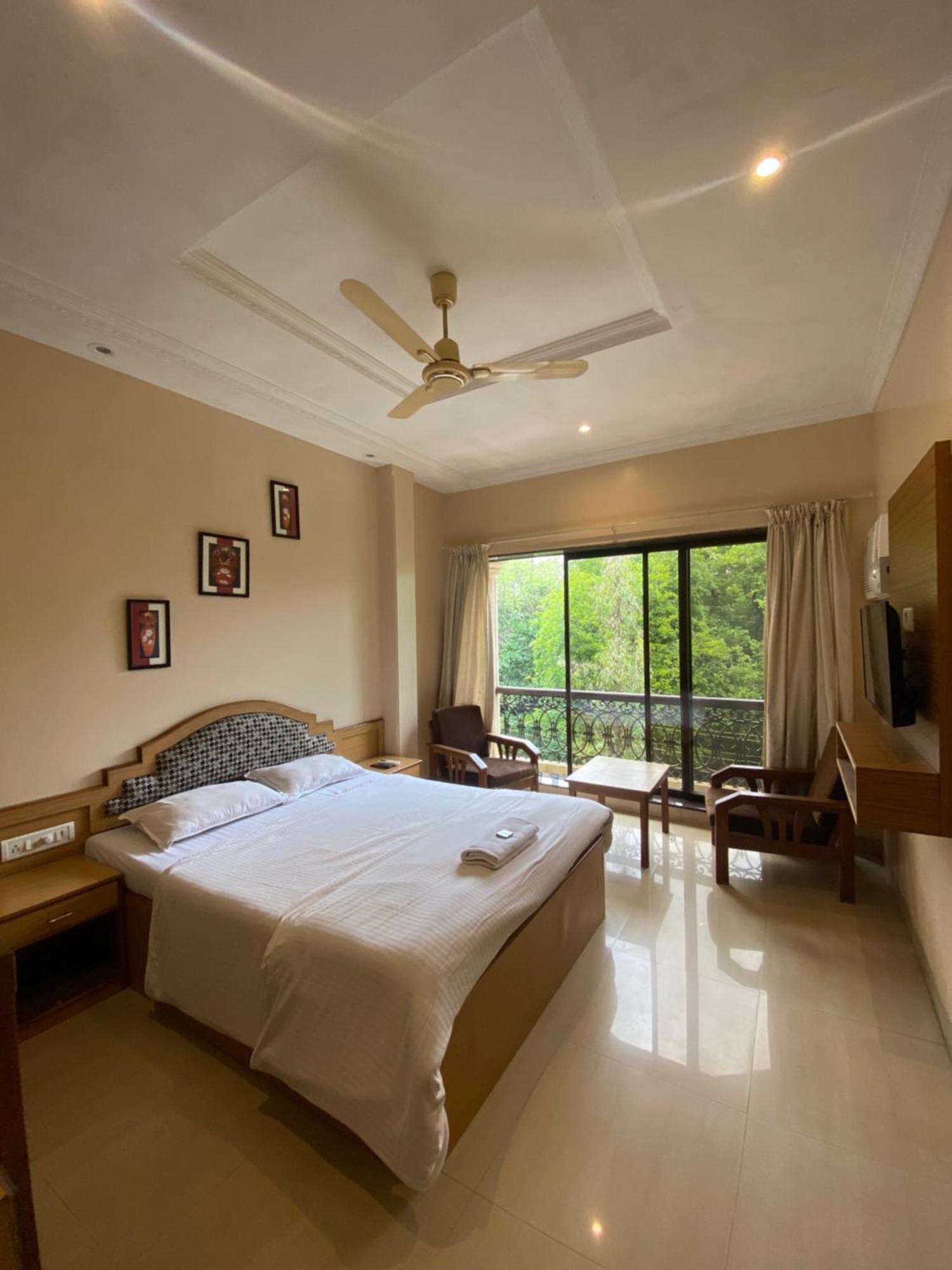 Jewel Resort Lonavala Exteriör bild