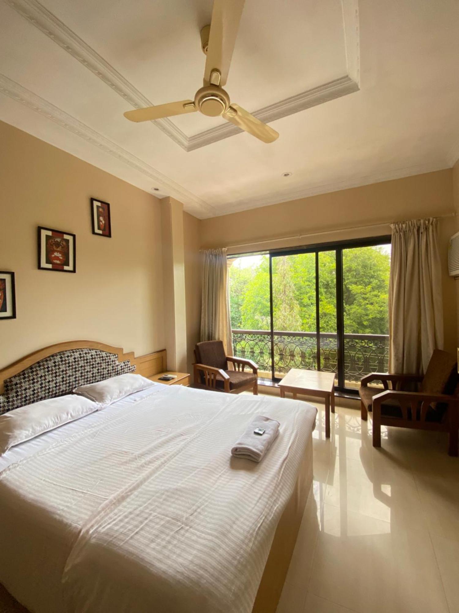 Jewel Resort Lonavala Exteriör bild
